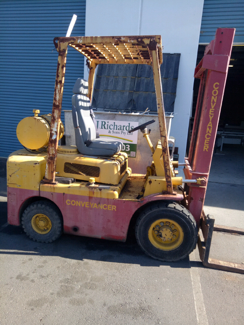 Forklift conveyancer must go make an offer | Construction Vehicles