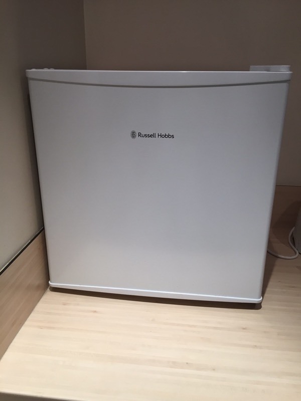 Russell Hobbs counter top fridge mini fridge beer fridge in Cardiff