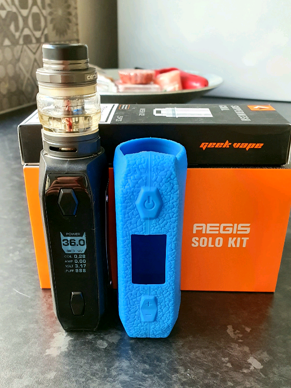 GeekVape 100W Vape Mod Water Shock Proof & 4.5ml Mesh Tank in