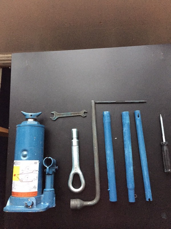 Mercedes sprinter van bottle jack & spanner kit (original) in Hackney