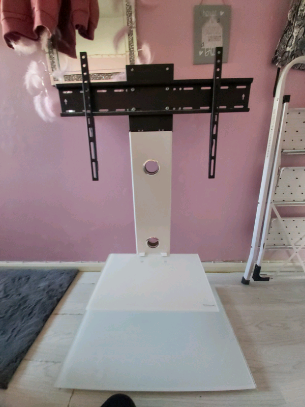 Blaupunkt white tv stand in Liverpool, Merseyside Gumtree