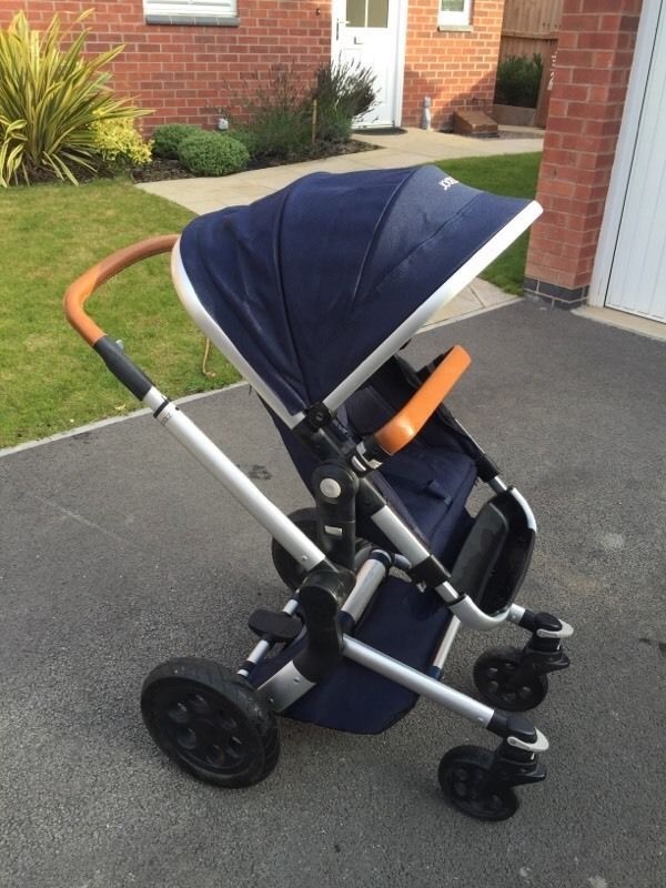 Joolz day earth in parrot blue with pram and seat units and lots of