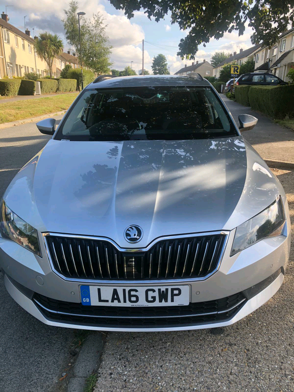 Skoda superb green