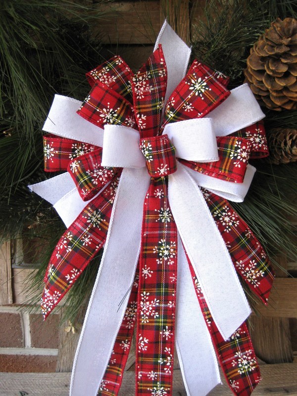 CHRISTMAS SNOWFLAKE PLAID WIRED BOW WREATH SWAG GARLAND MAIL BOX FENCE POST # 40