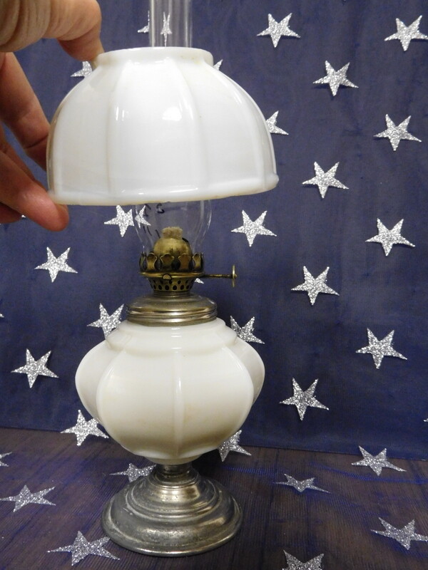 Antique Miniature Oil Lamp, Thuro I, fig128