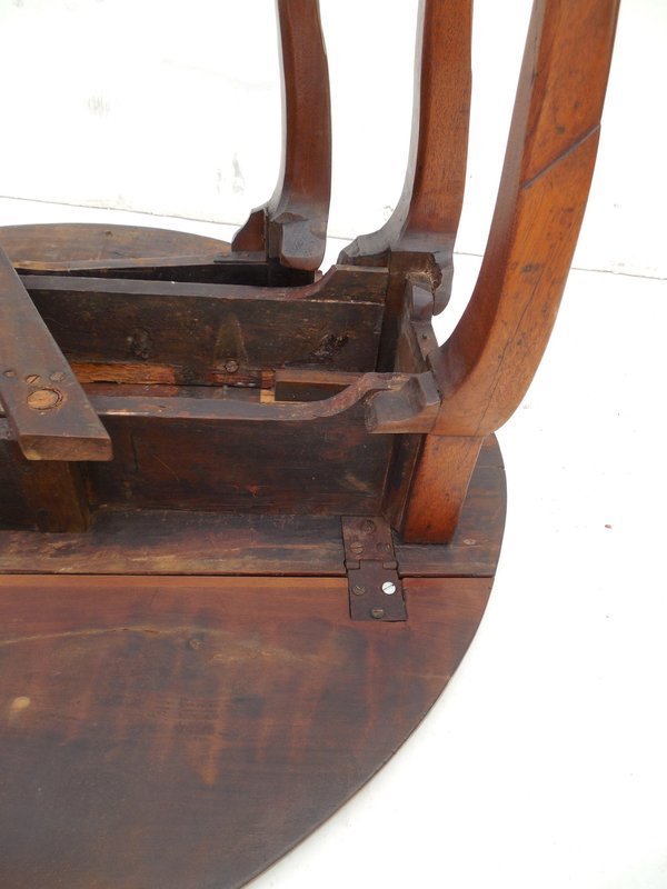 Antique George III Mahogany Drop Leaf Table, circa 1765-75