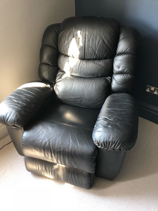 Black Leather La Z Boy Lazy Boy Recliner Chair With Fridge Heat