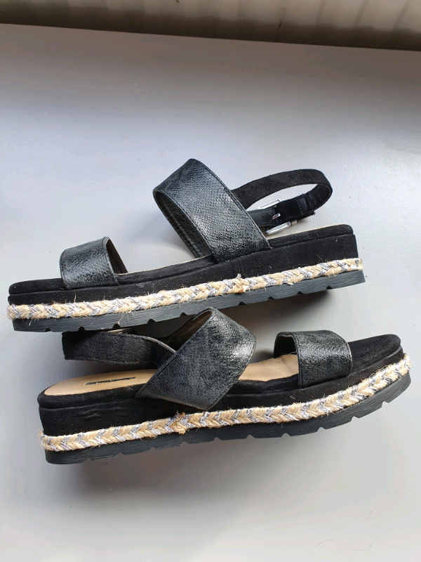 Pre owned black ladies sandals size 7 in Cumbernauld, Glasgow Gumtree