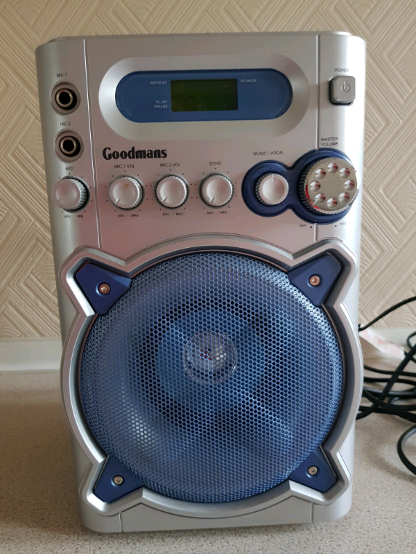 Goodmans XB3 CDG Karaoke Machine, and CD players with Microphone. Sca