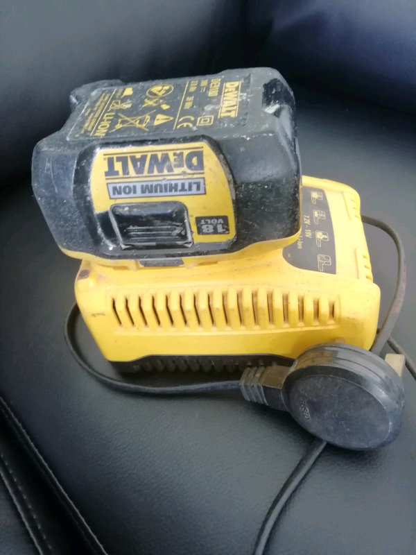 Dewalt Battery & Charger DE9810 DE9135 in Newham, London Gumtree