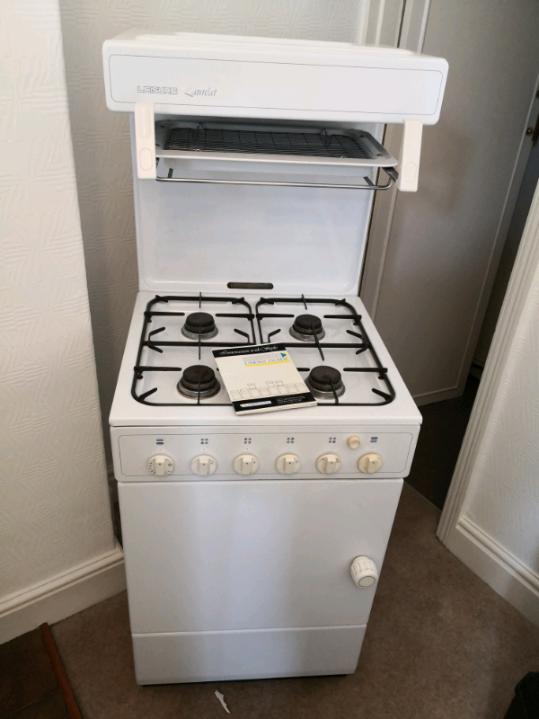 Leasure laureate 55cm wide free standing gas cooker, overhead grill