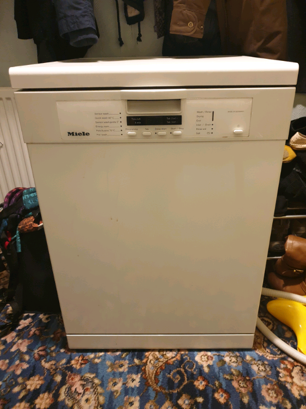 Miele full size white dishwasher G1220 SC in Huddersfield, West