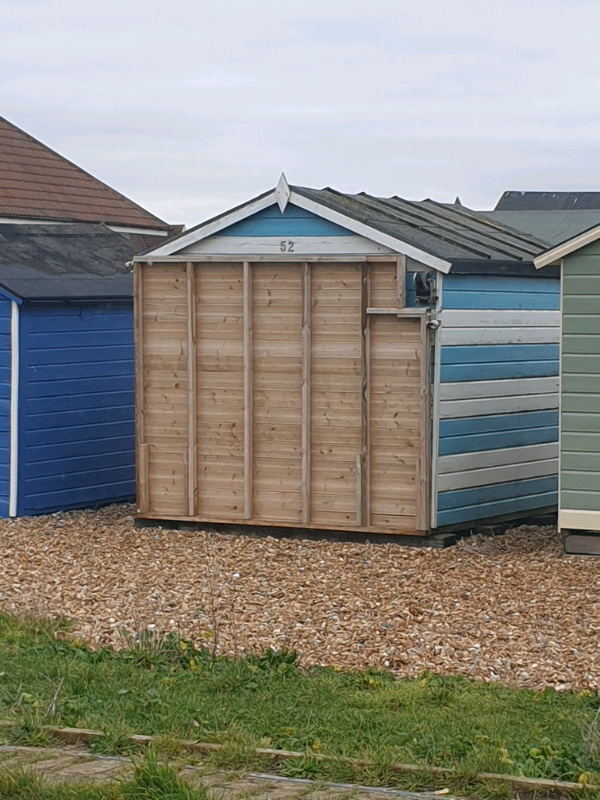 Beautiful beach hut by the sea! FOR SALE HAYLING ISLAND in Hayling