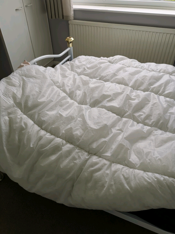 Double 13 5 Tog Quality Quilt And 2 Pillows Double Duvet Quilt And