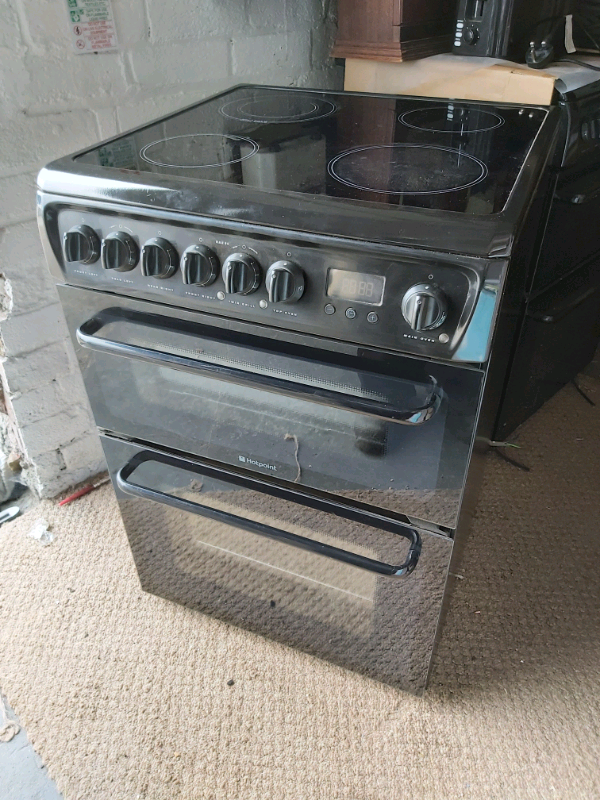 Electric Cooker HOTPOINT HAE60KS Schott Ceran Solarglo Dual Zone in Bradford, West Yorkshire