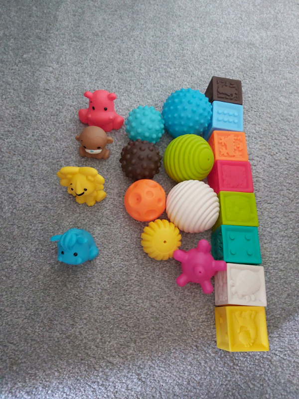 Infantino Blocks Balls and Buddies Activity Toy Set in Groby