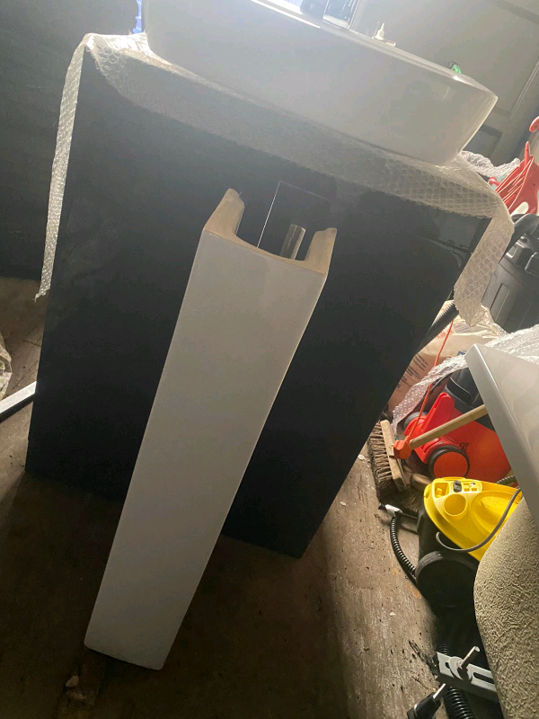 Jewsons ex display bathroom suite in Hamilton, South Lanarkshire