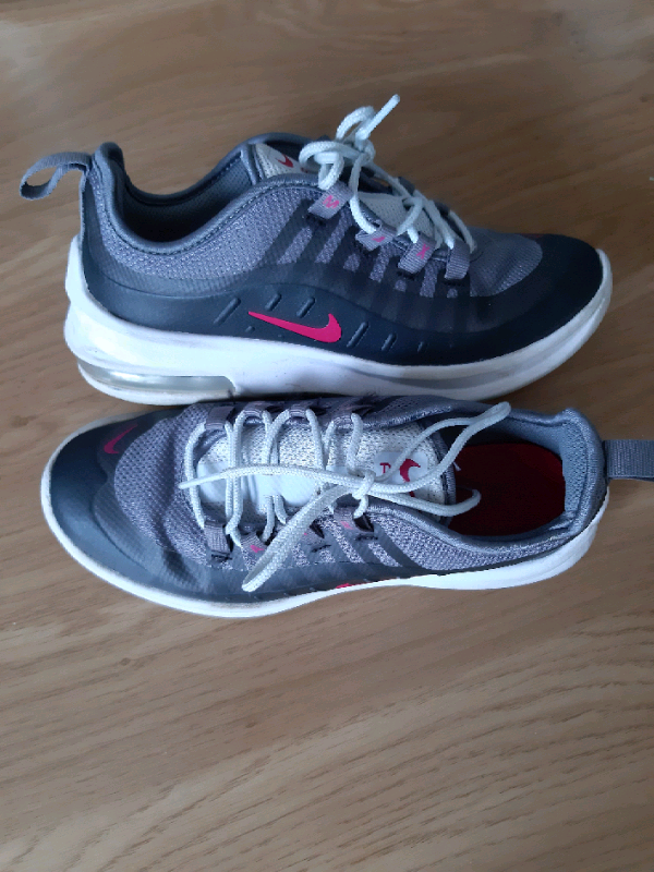 childrens nike trainers size 2