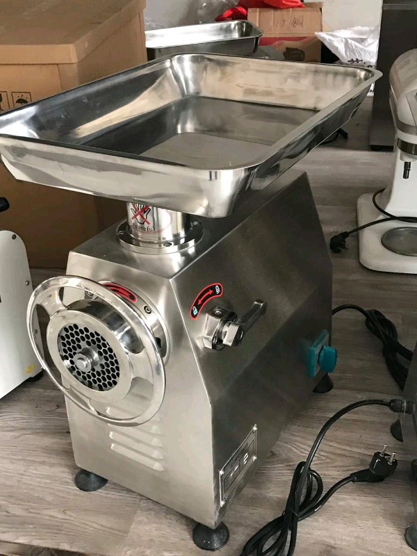 Size 22 Large commercial Electric stainless Butcher shop mincer in