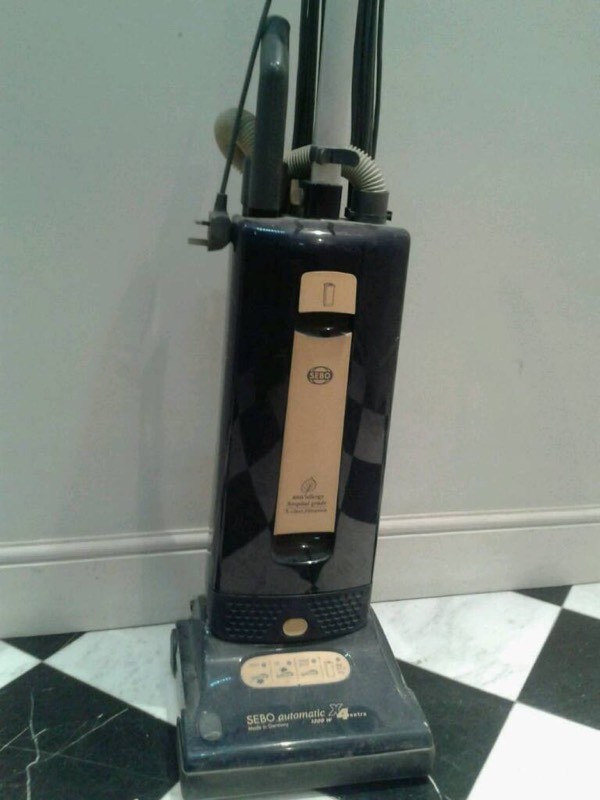 SEBO Automatic x4 extra 1300W vacuum
