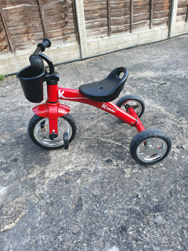 Kiddo kids trike, 3 wheel childrens ride on tricycle. Red in Burton
