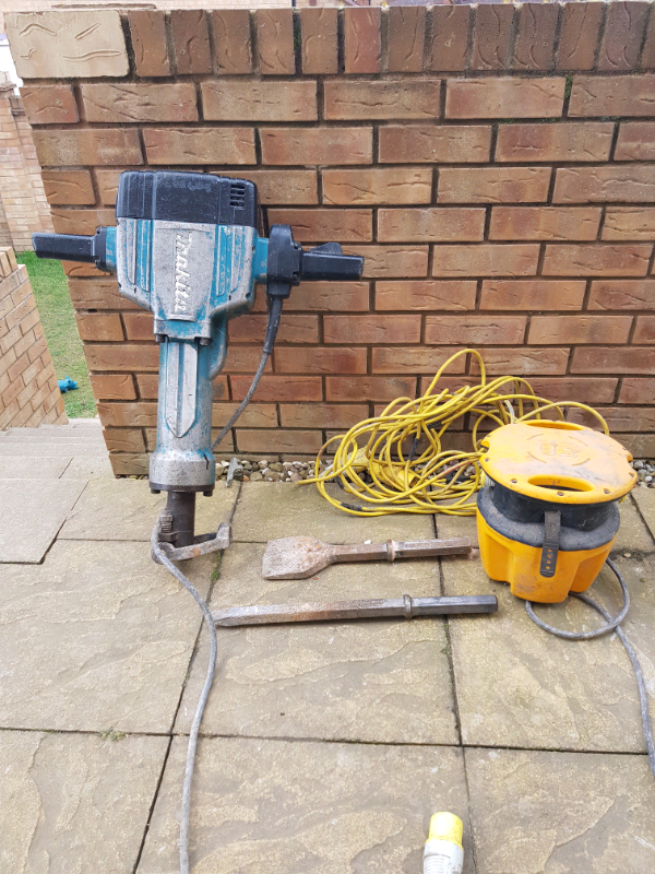 Makita HM1810 Breaker / Jackhammer in East Ardsley, West Yorkshire