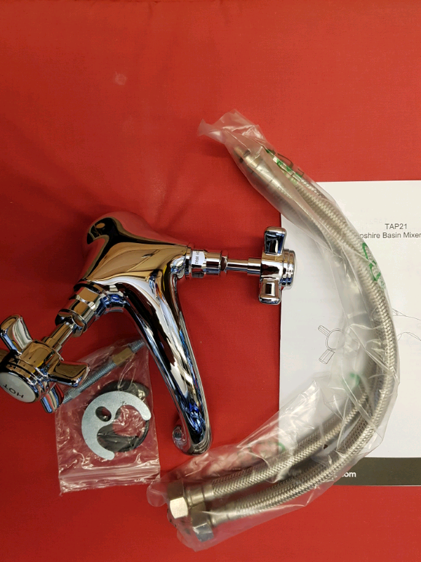 Victoria plumbing Hampshire chrome basin mixer taps in Warminster