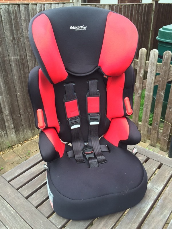 Kiddicare Traffic SP Group 1/2/3 Car Seat (Black & Red) in Abingdon