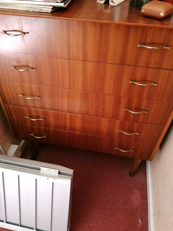 Small Fidelity Chest Of Drawers On Legs 25 For Quick Sale In