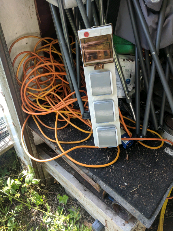 caravan hook up bollards