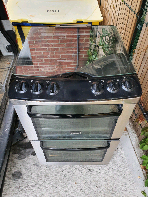 Zanussi gas cooker silver delivered today 🍳👩‍🍳 in Romford, London