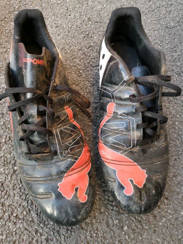 Puma football / Rugby boots.. Mens size 11. in Sherburn in Elmet