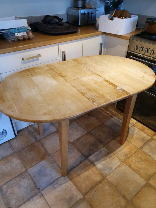 Kitchen table | in Romsey, Hampshire | Gumtree