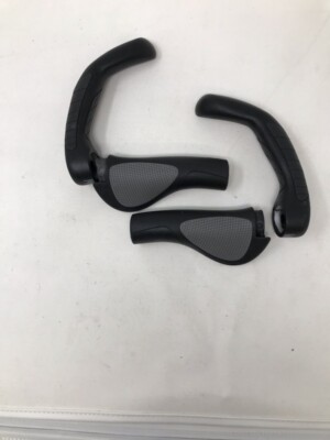 Grips With Bar Ends, Large, Black/gray