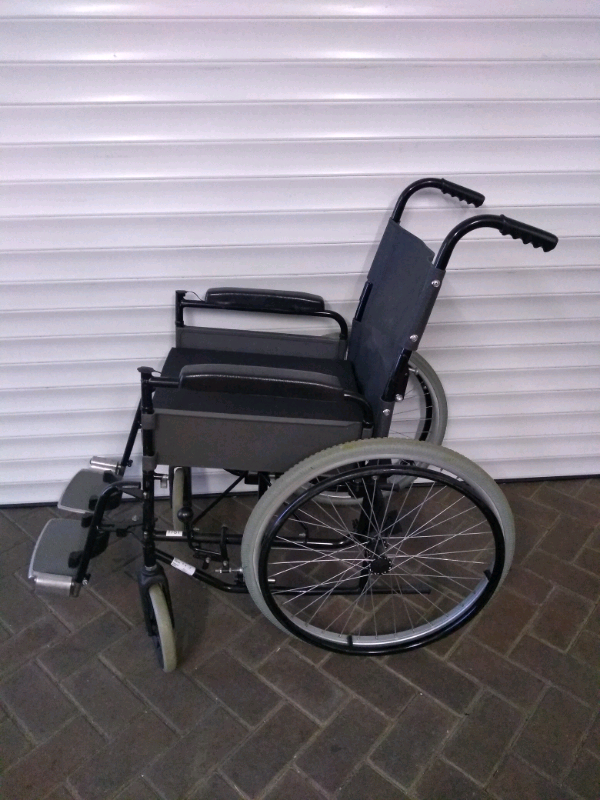 LOMAX SELF PROPELLED WHEELCHAIR in Sutton Coldfield, West Midlands