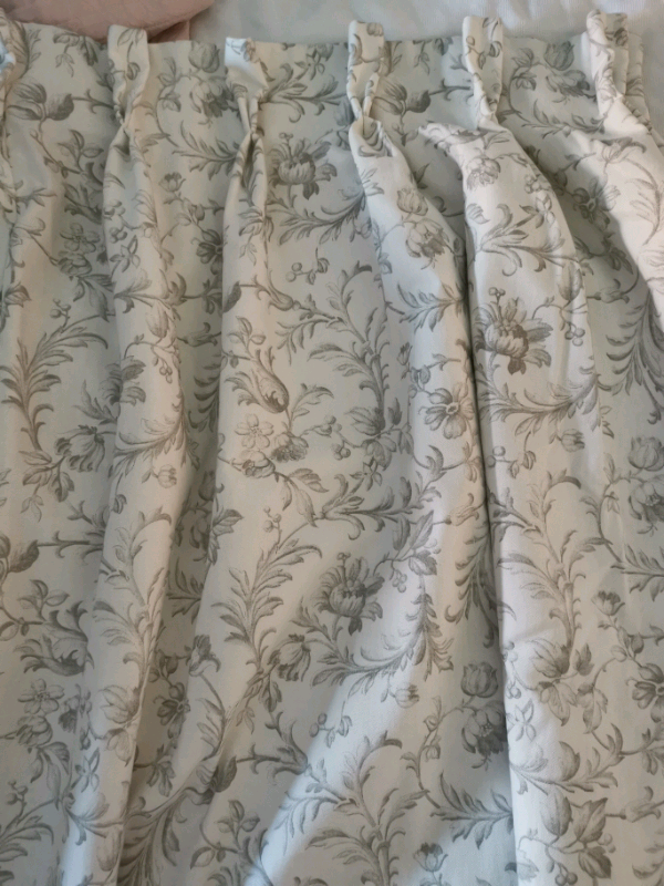 Laura Ashley thermal curtains w 184cm x 208cm drop | in Pontprennau