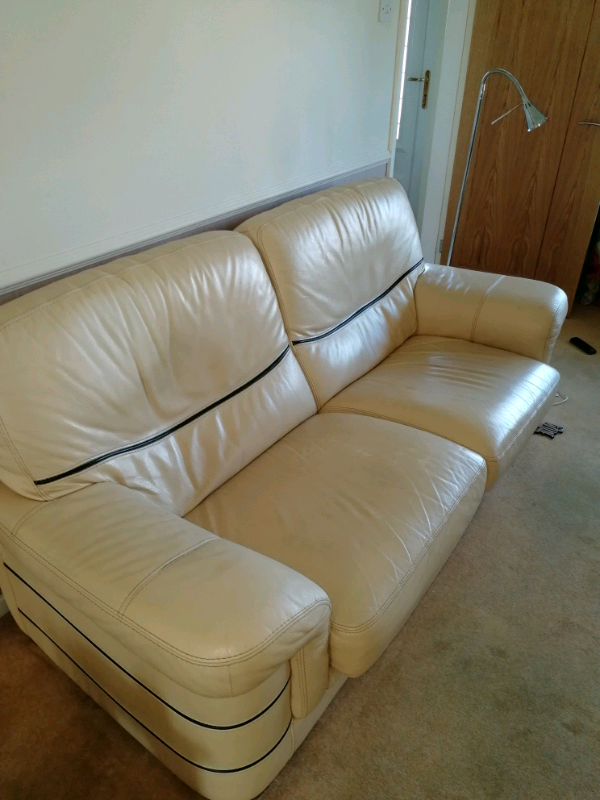 3seater leather sofa in Ashington, Northumberland Gumtree