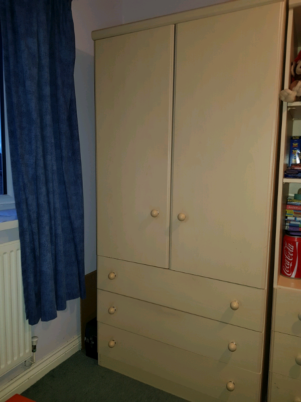 Wardrobe For Sale In Barry Vale Of Glamorgan Gumtree