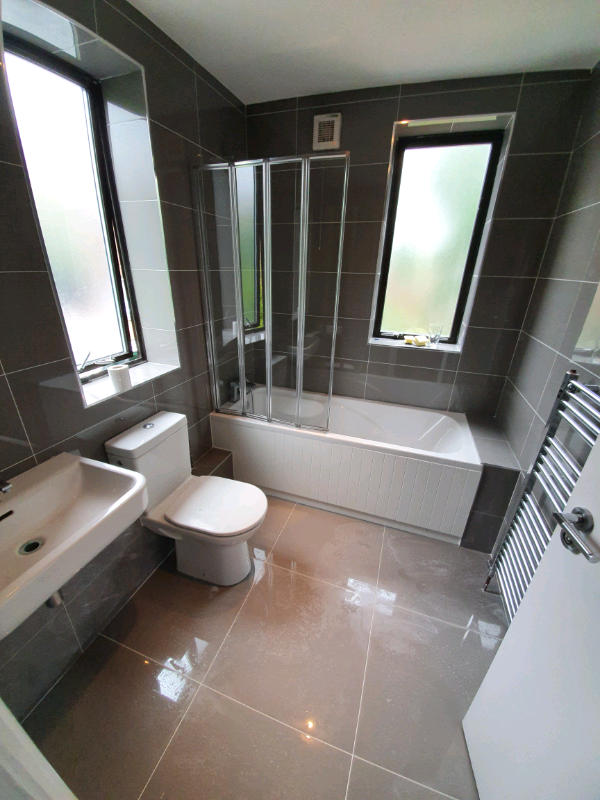 Tiler, bathroom fitters, kitchen fitters, handyman, plumber, decorator