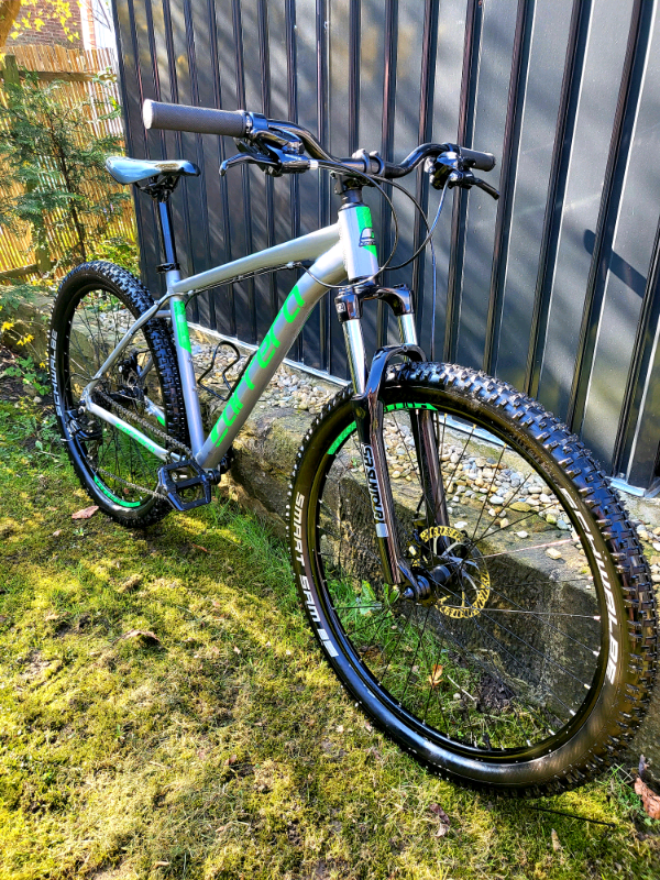 Stunning like new Carrera Hustle Medium Frame Mountain Bike 2022 wit