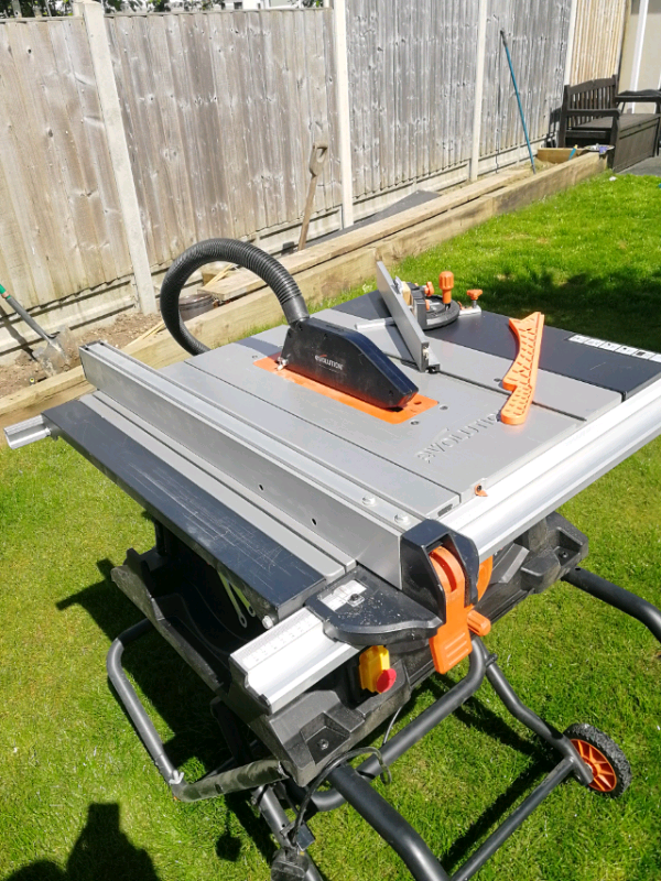 Jobsite table saw. Evolution Rage 5S. Excellent condition. in