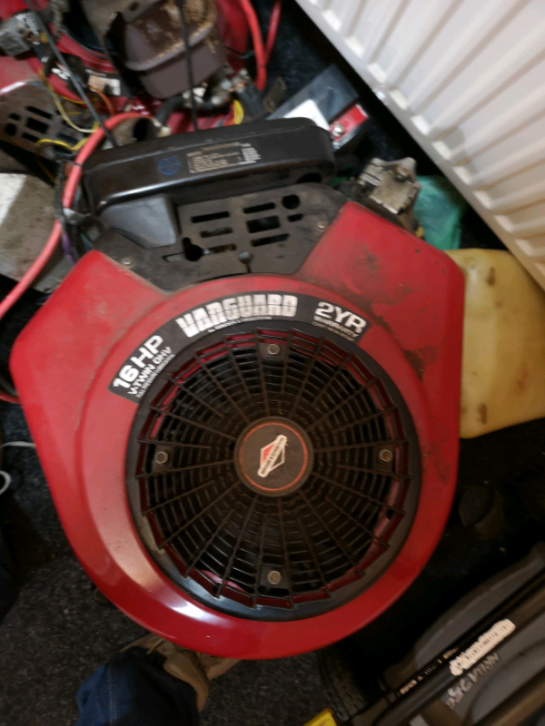 briggs and stratton vanguard 16 hp complete engine in Selby, North