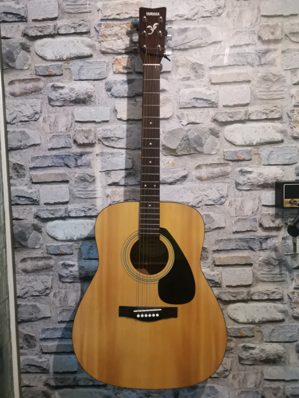 2 acoustic guitars in Perth, Perth and Kinross Gumtree