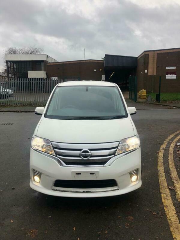 Nissan serena 2012