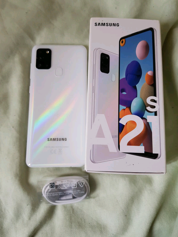 Samsung Galaxy 21s white, with box and charger and new headphones | in East Dulwich, London