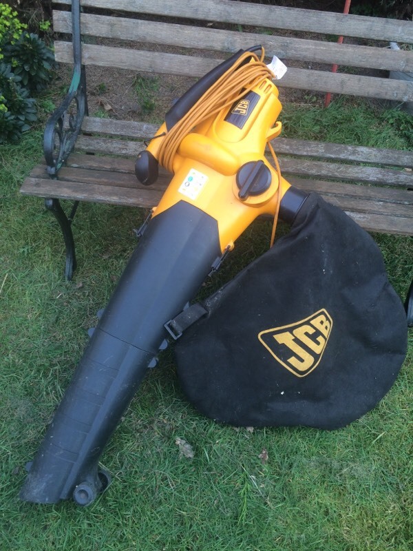 JCB leaf blower/garden vac in Stourbridge, West Midlands Gumtree