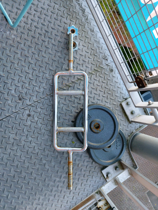 (Reduced) Hammer bar with 20kg of iron plates in Birmingham City