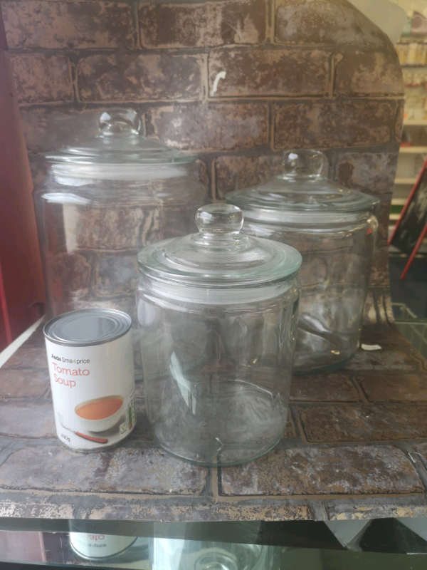 Glass storage jars with rubber seal lids 3 sizes in Blaina, Blaenau