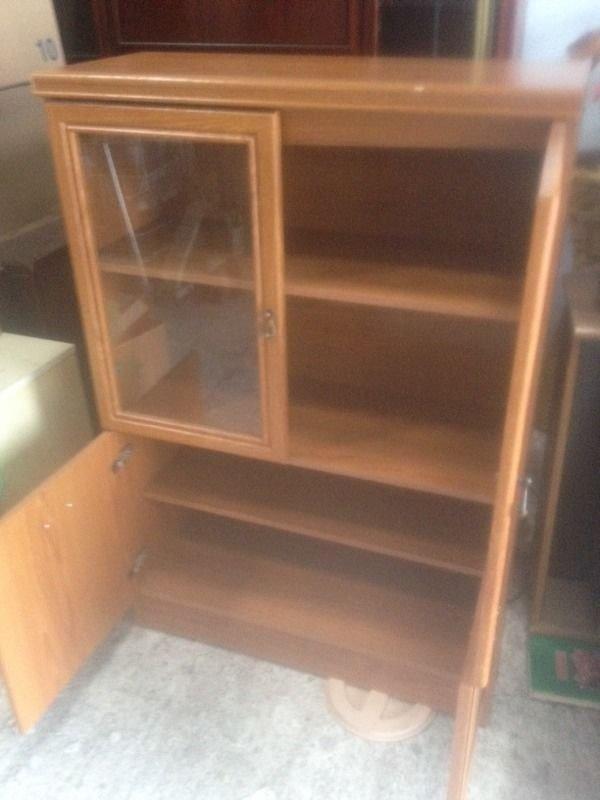 SMALL OAK DISPLAY UNIT WITH GLASS DOORS CAN DELIVER in