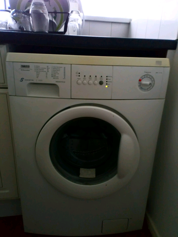 Zanussi essential 1000 washing machine in Leicester, Leicestershire Gumtree